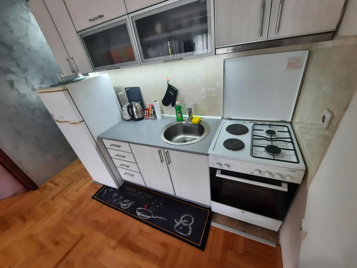 Victory Apartment Ni Екстериор снимка