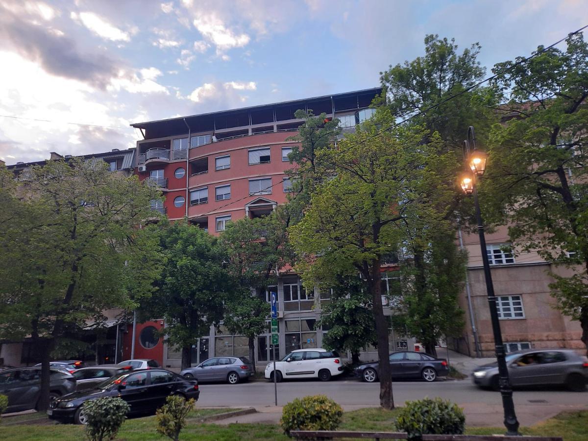 Victory Apartment Ni Екстериор снимка