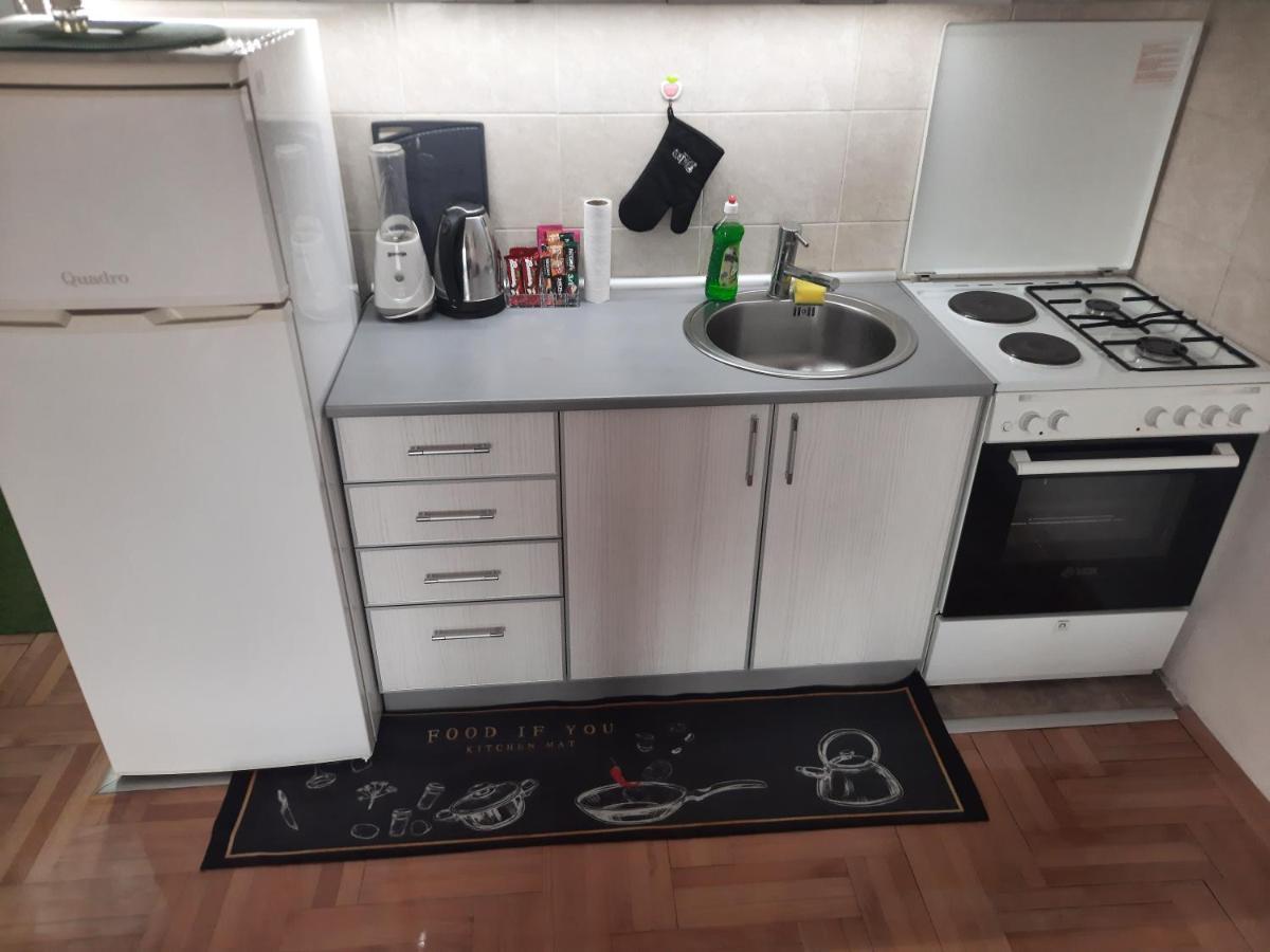 Victory Apartment Ni Екстериор снимка